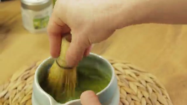 Come preparare il matcha, passo dopo passo